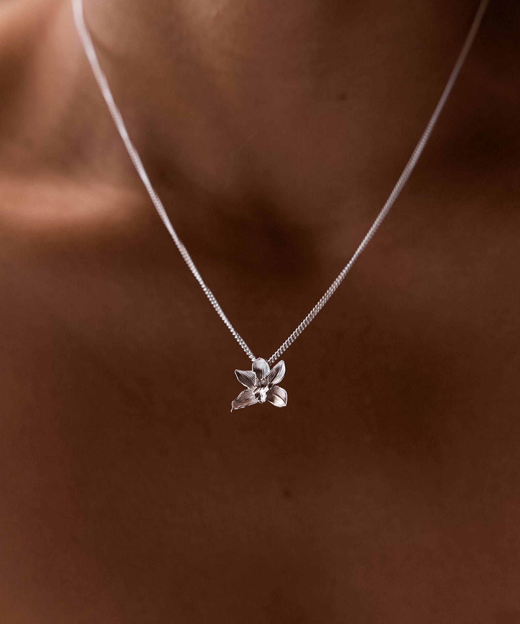 Orchidea Pendant Necklace | Silver